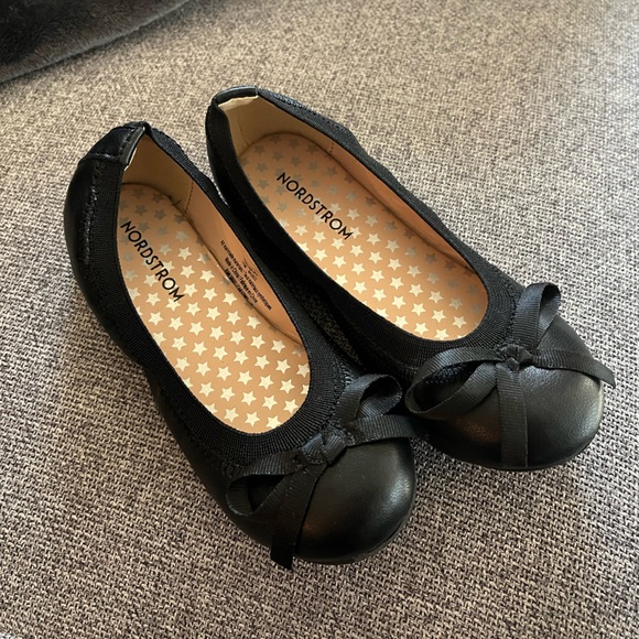 Girls Nordstrom Ballet Flats - Picture 1 of 3